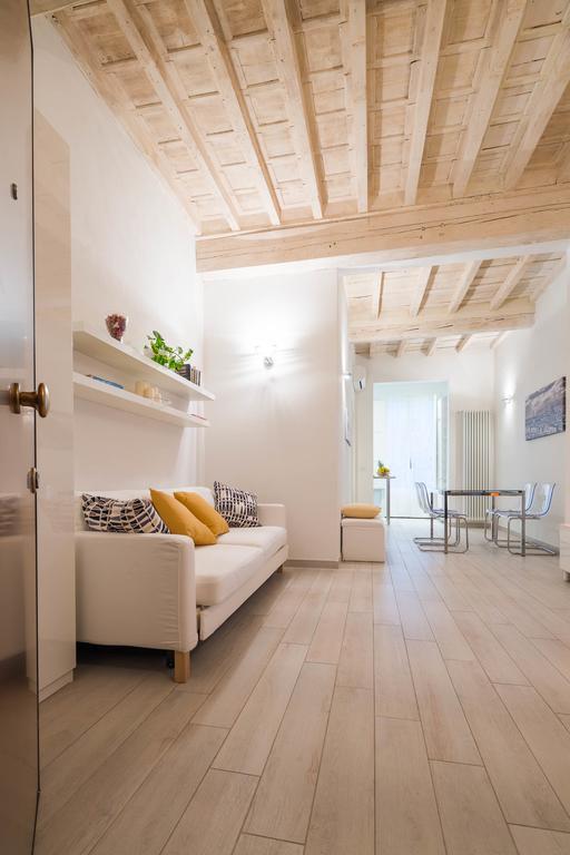 Novella White * Florencia
