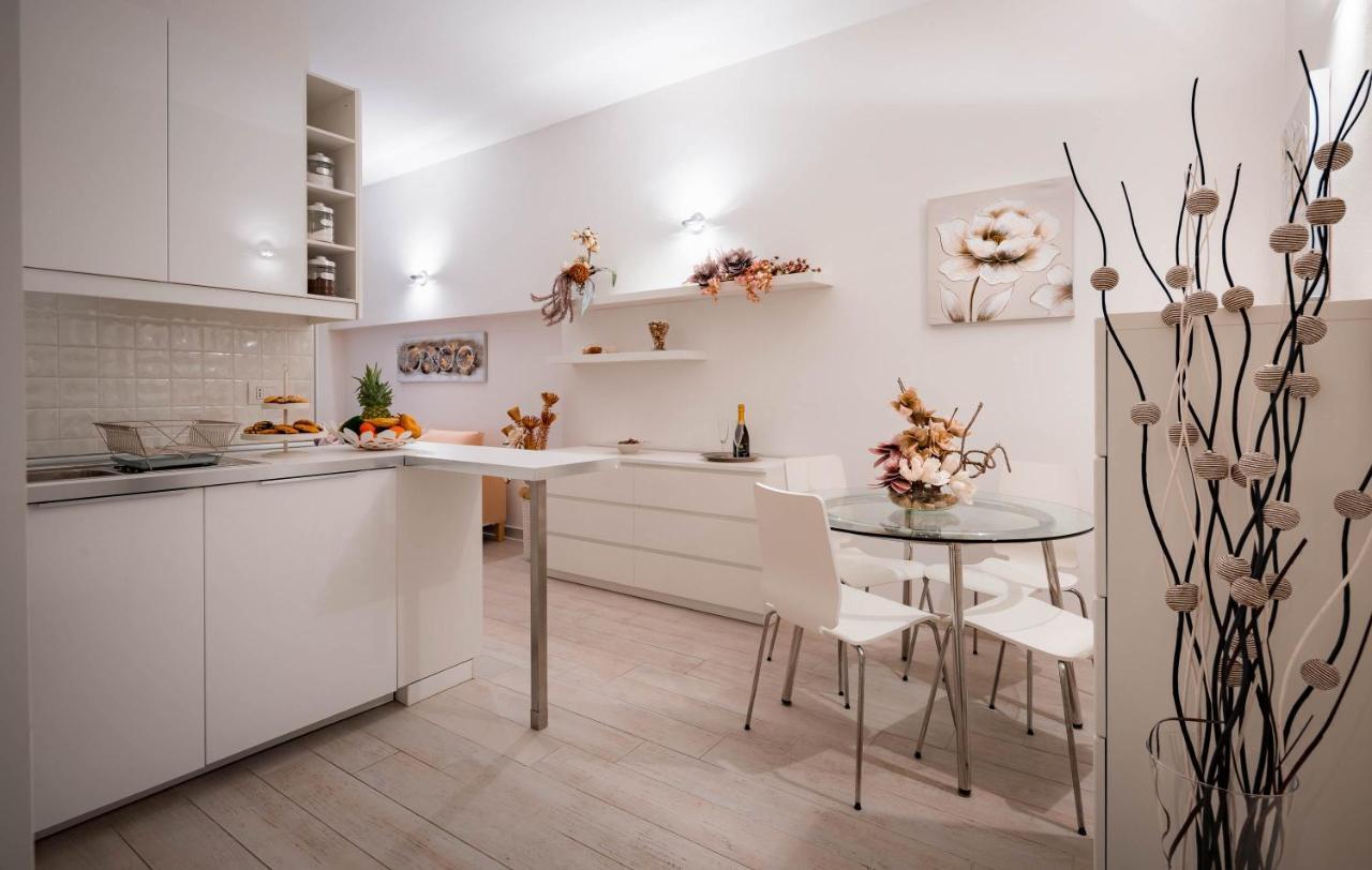 Novella White * Florencia